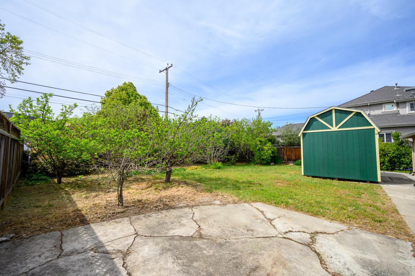 Detail Gallery Image 7 of 30 For 2704 Louis Rd, Palo Alto,  CA 94303 - 3 Beds | 2 Baths