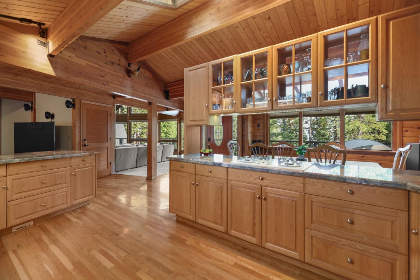 Detail Gallery Image 21 of 60 For 523 Peninsula Dr, Lake Almanor,  CA 96137 - 4 Beds | 3 Baths