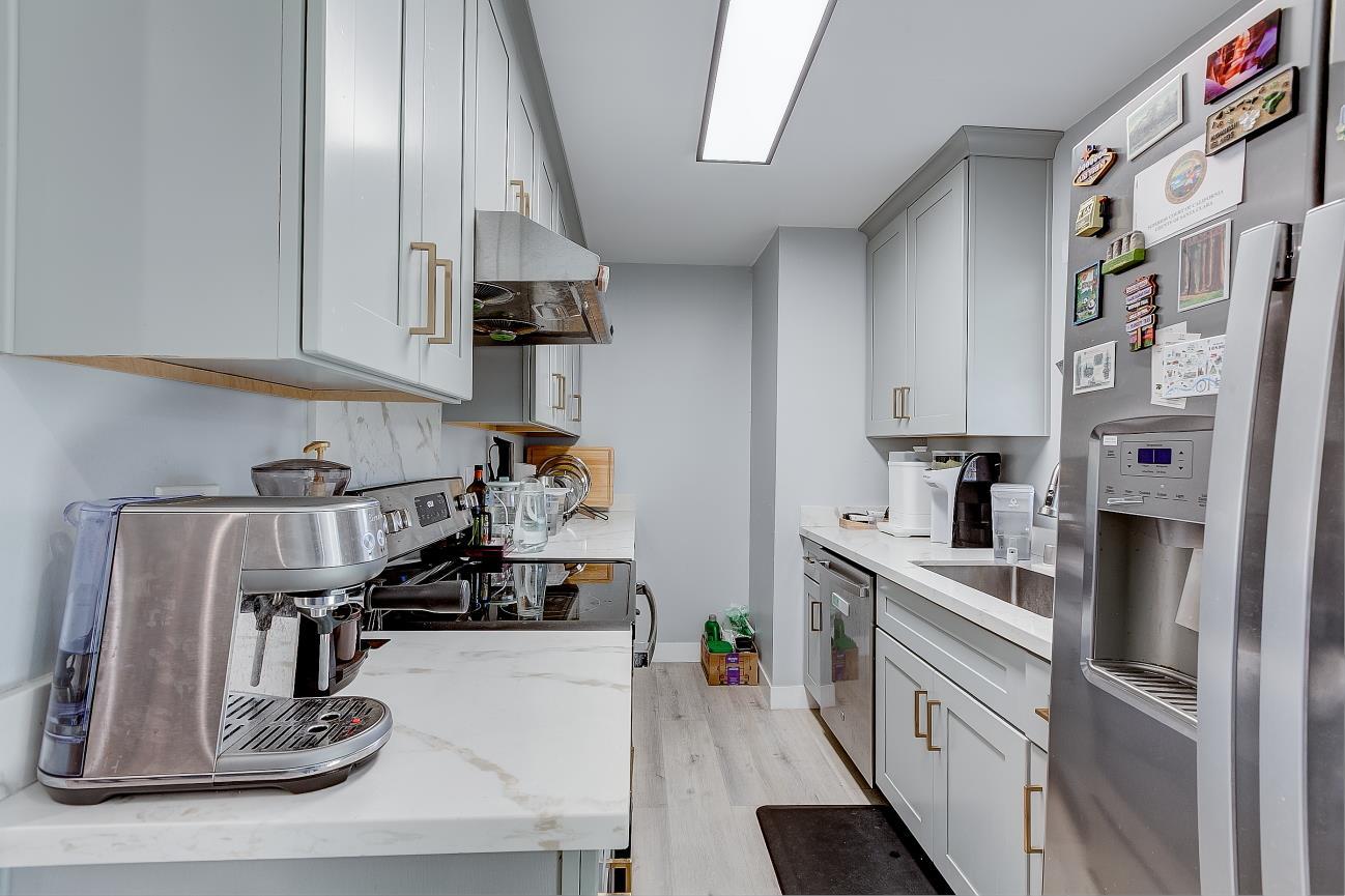 Detail Gallery Image 10 of 30 For 686-688 San Luisito Way, Sunnyvale,  CA 94085 - 6 Beds | 4 Baths