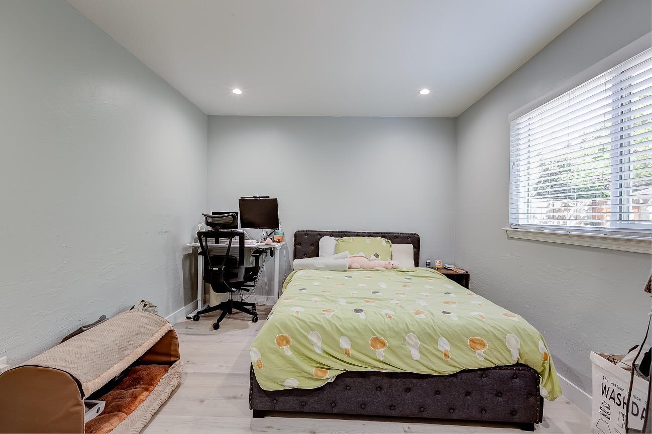 Detail Gallery Image 26 of 30 For 686-688 San Luisito Way, Sunnyvale,  CA 94085 - 6 Beds | 4 Baths