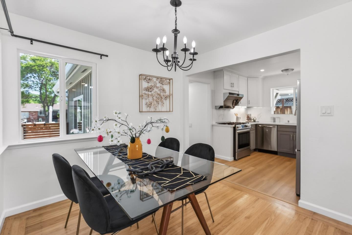 Detail Gallery Image 8 of 30 For 779 Broadmoor, San Jose,  CA 95129 - 4 Beds | 2 Baths