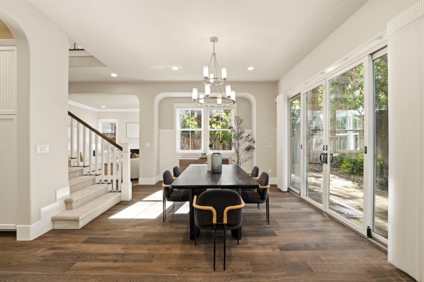 Detail Gallery Image 10 of 47 For 38 Liberty Hall Ln, Redwood City,  CA 94062 - 4 Beds | 4/1 Baths