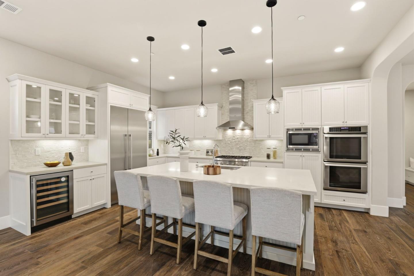 Detail Gallery Image 11 of 47 For 38 Liberty Hall Ln, Redwood City,  CA 94062 - 4 Beds | 4/1 Baths