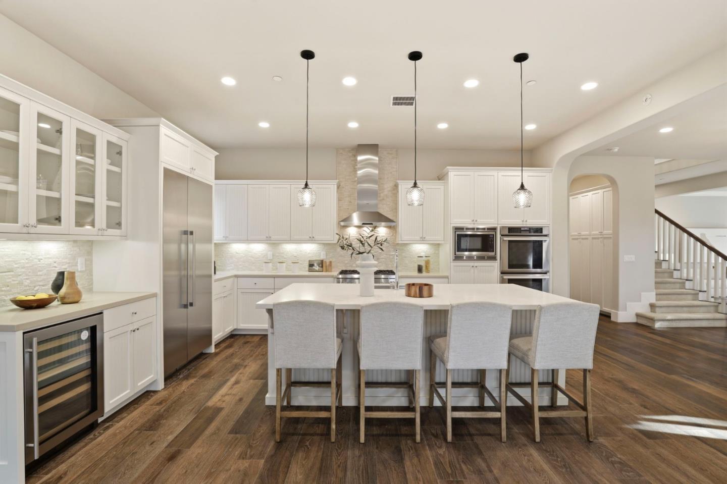 Detail Gallery Image 12 of 47 For 38 Liberty Hall Ln, Redwood City,  CA 94062 - 4 Beds | 4/1 Baths