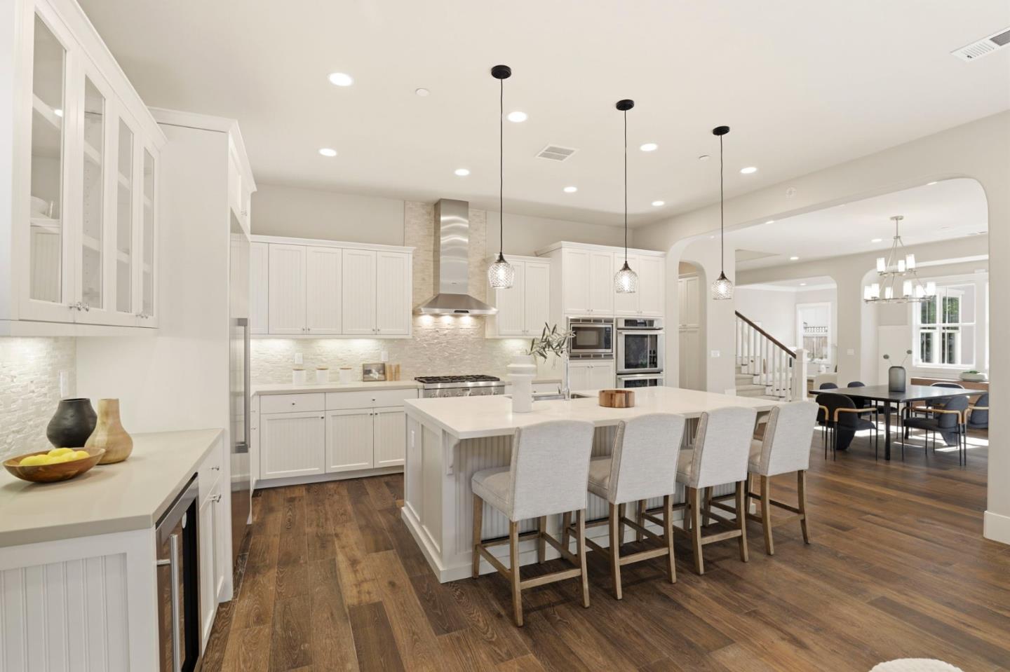 Detail Gallery Image 13 of 47 For 38 Liberty Hall Ln, Redwood City,  CA 94062 - 4 Beds | 4/1 Baths