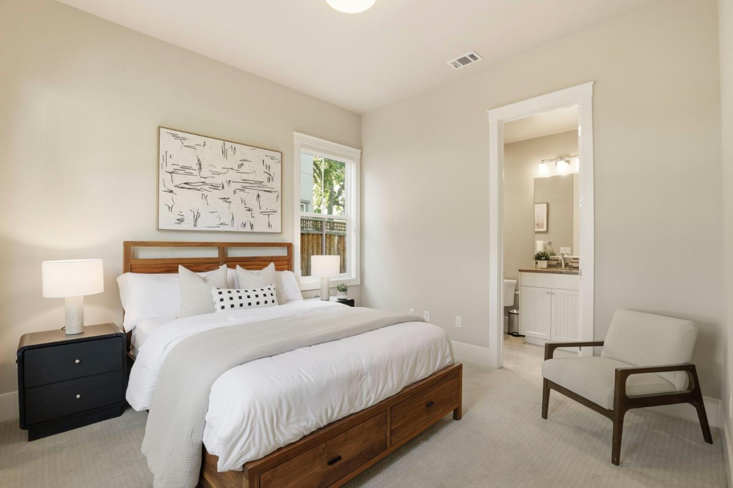 Detail Gallery Image 21 of 47 For 38 Liberty Hall Ln, Redwood City,  CA 94062 - 4 Beds | 4/1 Baths