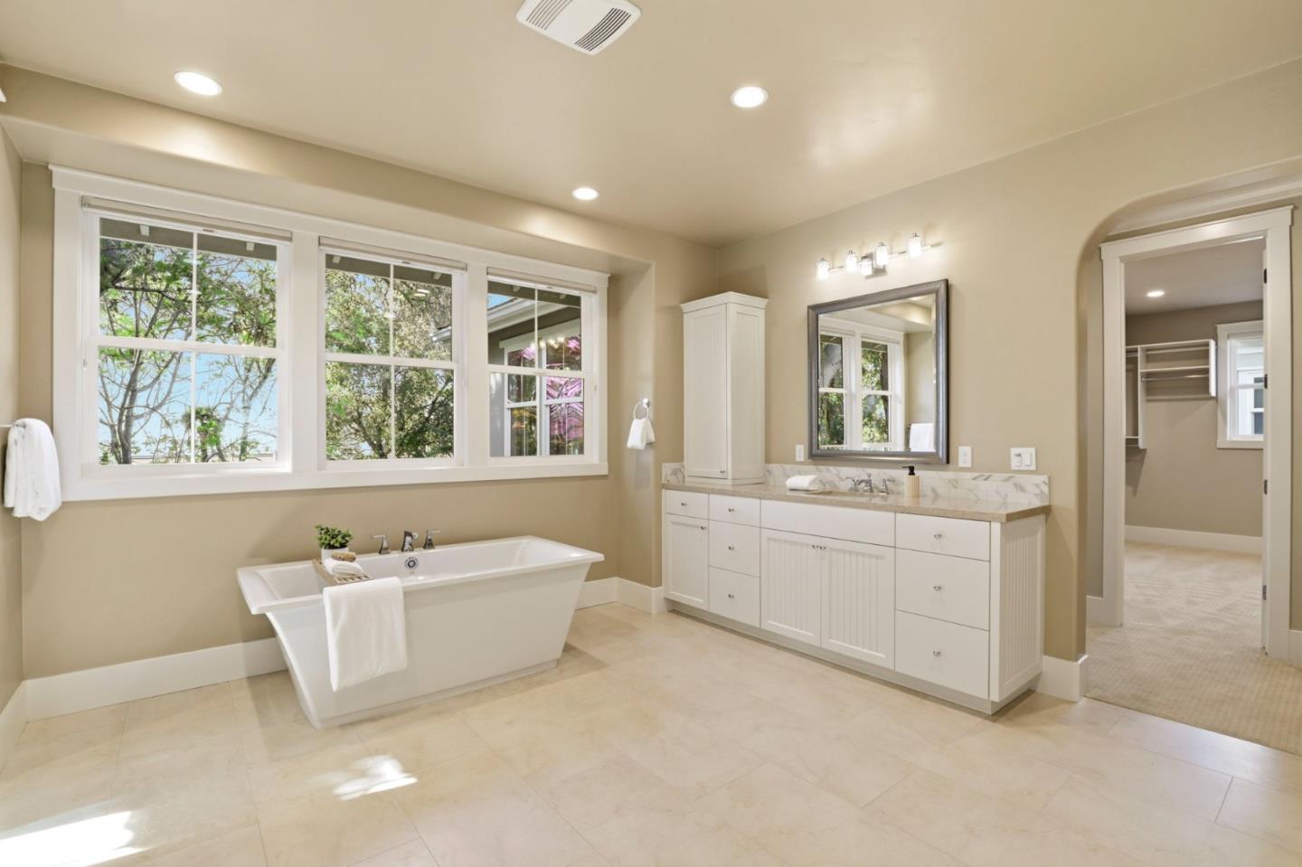 Detail Gallery Image 32 of 47 For 38 Liberty Hall Ln, Redwood City,  CA 94062 - 4 Beds | 4/1 Baths