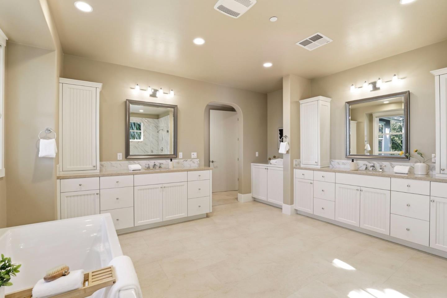 Detail Gallery Image 33 of 47 For 38 Liberty Hall Ln, Redwood City,  CA 94062 - 4 Beds | 4/1 Baths