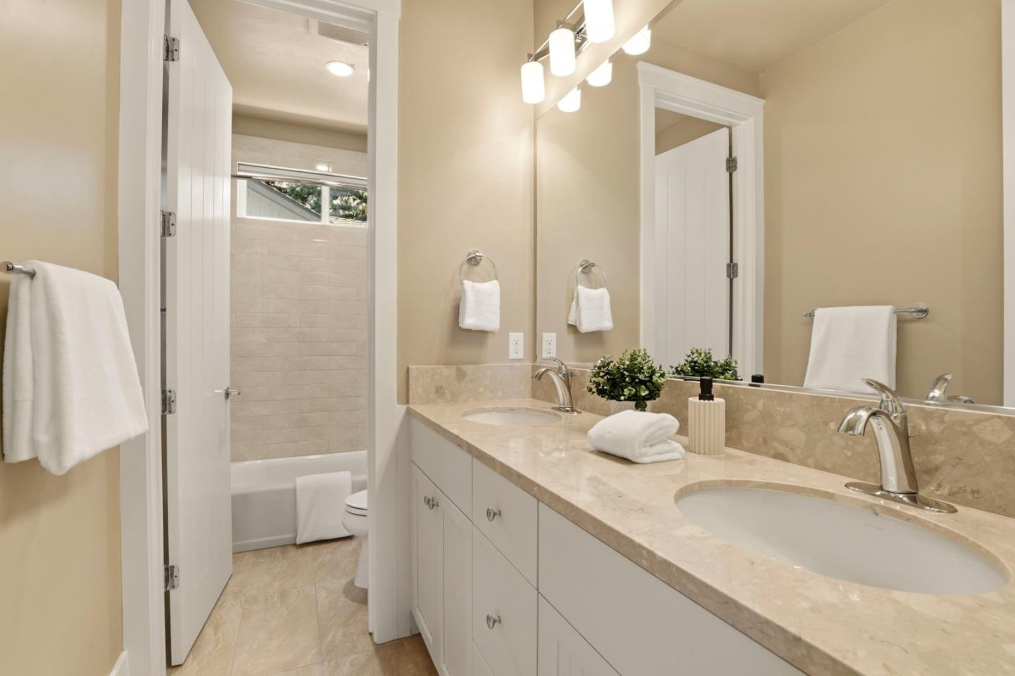 Detail Gallery Image 38 of 47 For 38 Liberty Hall Ln, Redwood City,  CA 94062 - 4 Beds | 4/1 Baths