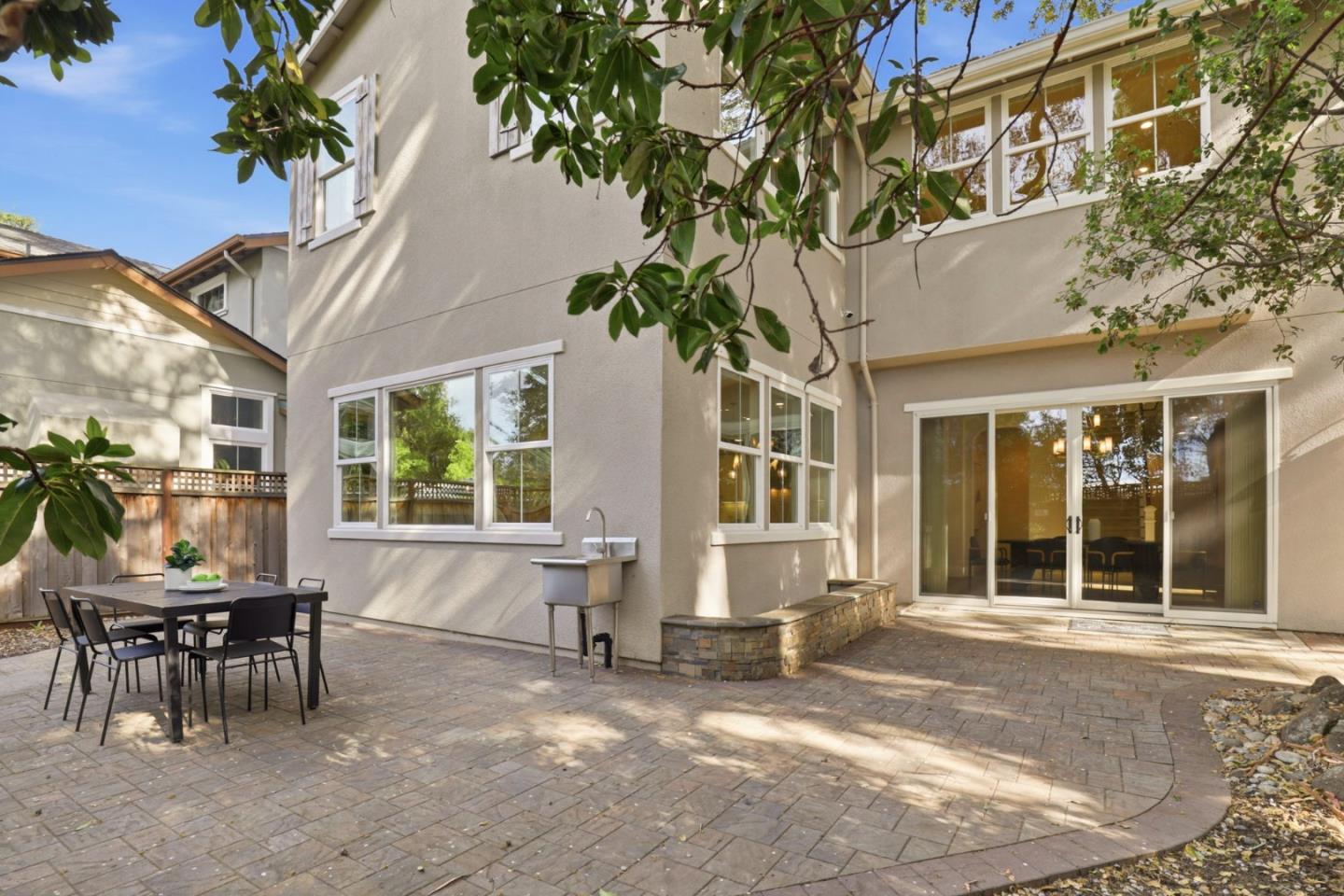 Detail Gallery Image 40 of 47 For 38 Liberty Hall Ln, Redwood City,  CA 94062 - 4 Beds | 4/1 Baths