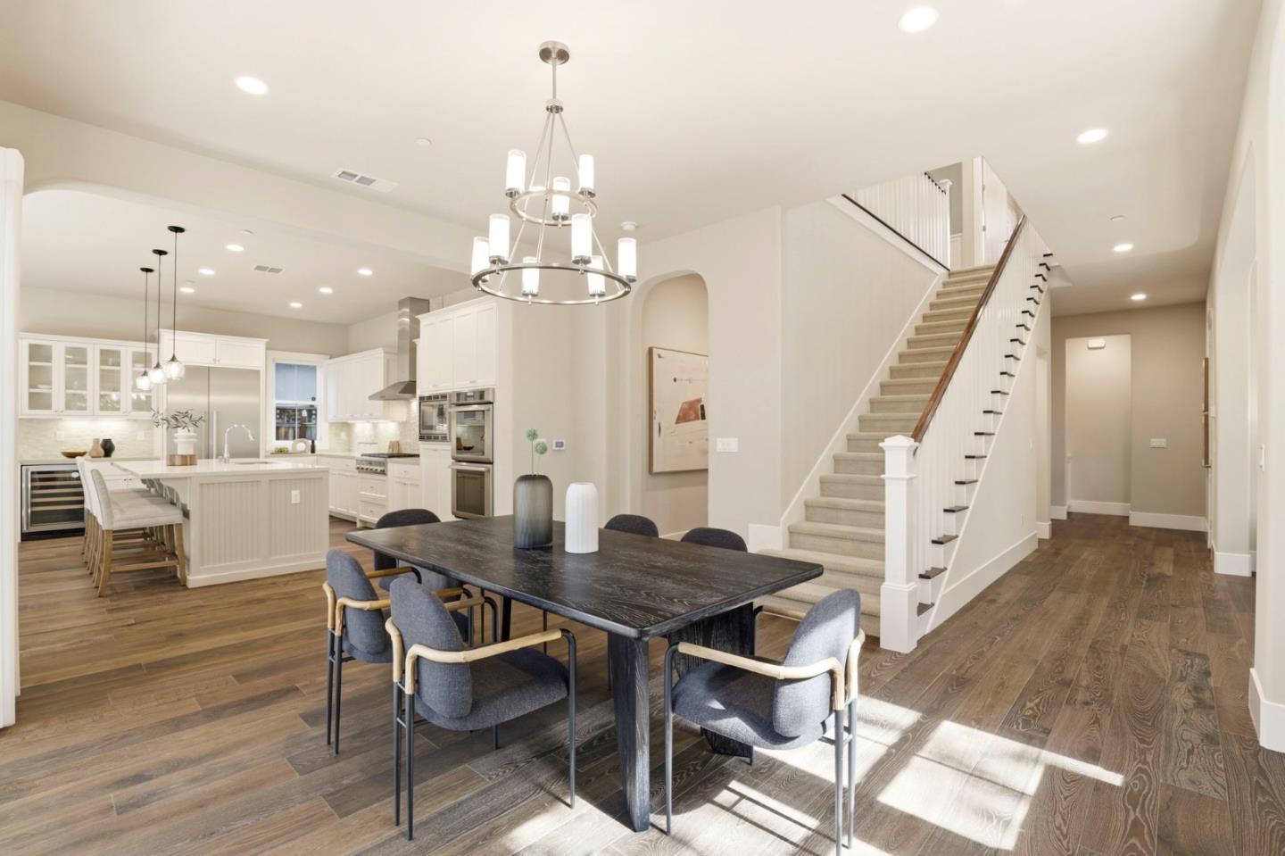 Detail Gallery Image 8 of 47 For 38 Liberty Hall Ln, Redwood City,  CA 94062 - 4 Beds | 4/1 Baths