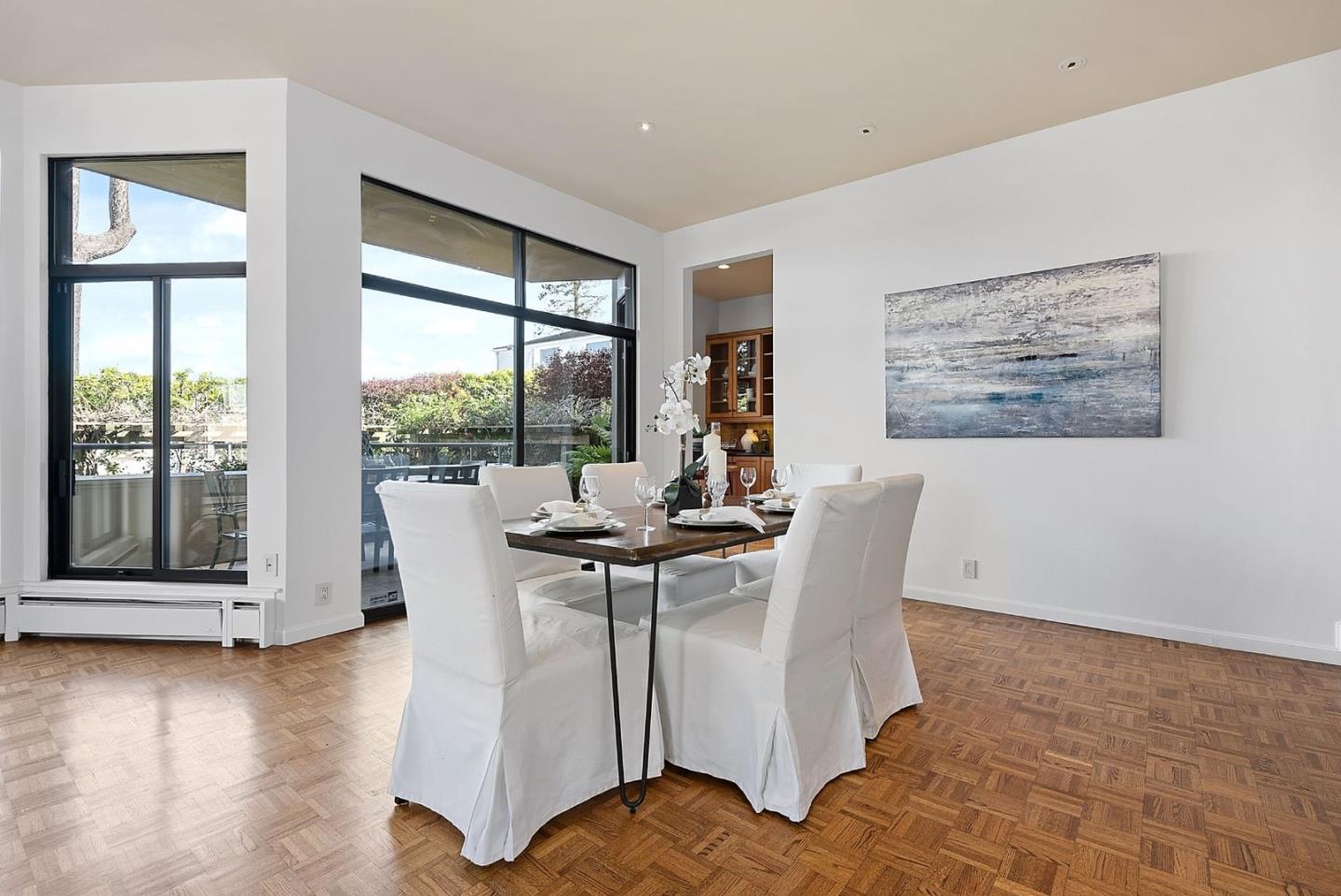 Detail Gallery Image 11 of 53 For 2390 Hyde St 1a,  San Francisco,  CA 94109 - 3 Beds | 2 Baths