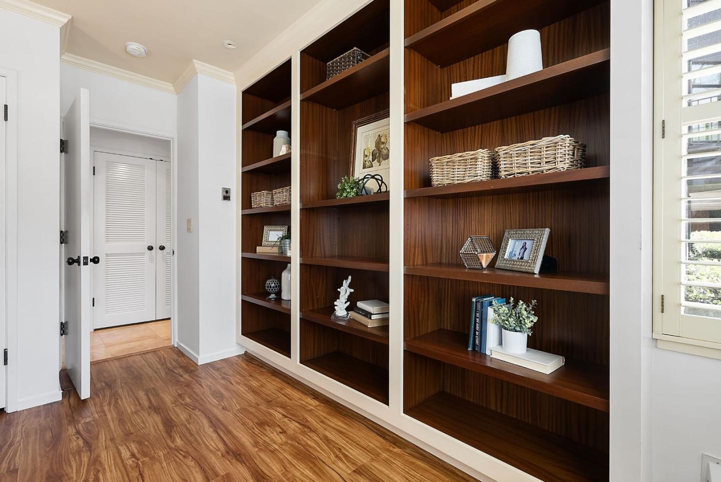 Detail Gallery Image 37 of 53 For 2390 Hyde St 1a,  San Francisco,  CA 94109 - 3 Beds | 2 Baths