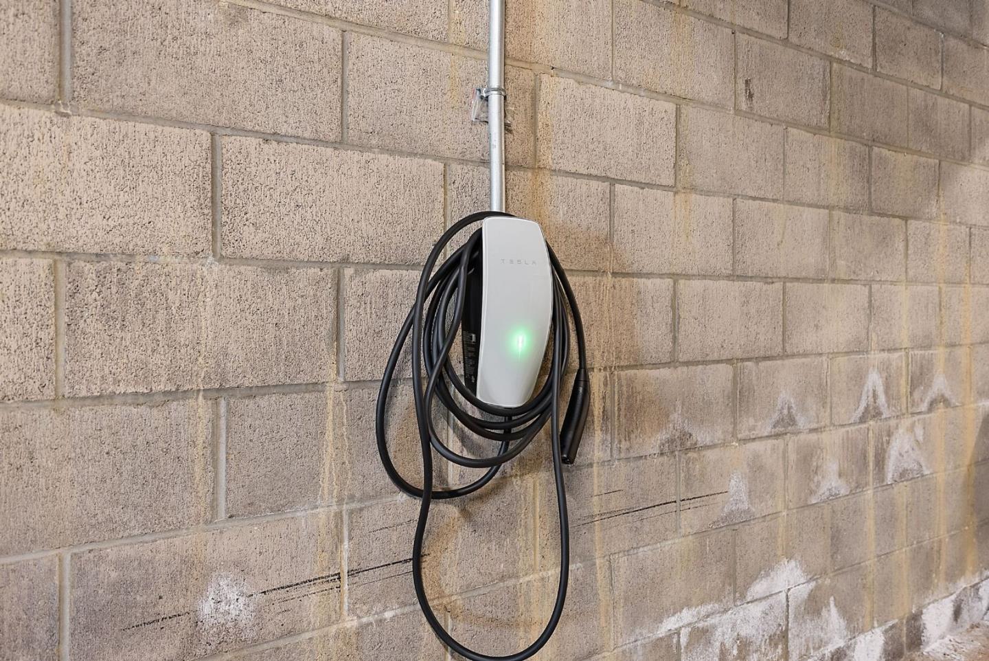 Detail Gallery Image 39 of 53 For 2390 Hyde St 1a,  San Francisco,  CA 94109 - 3 Beds | 2 Baths