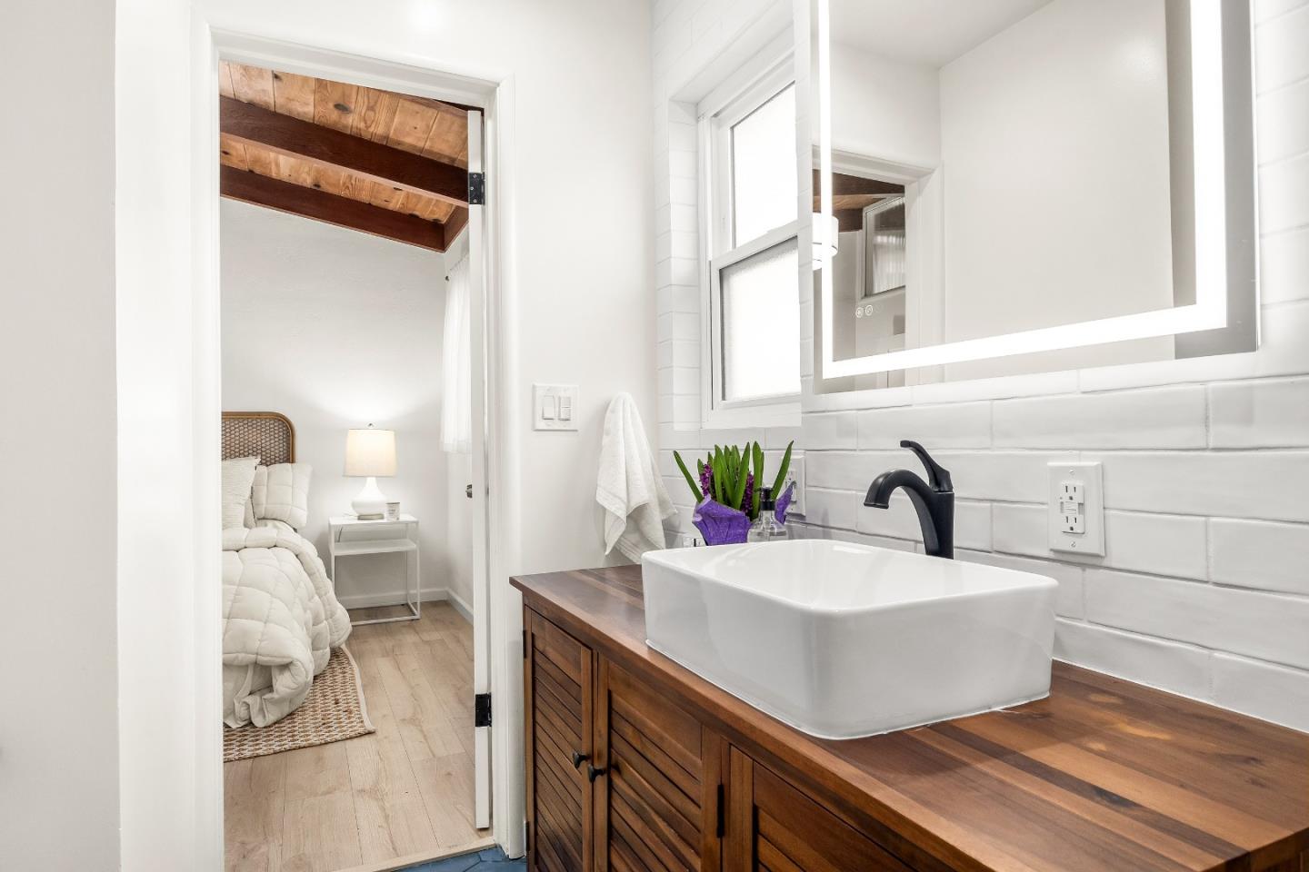 Detail Gallery Image 23 of 35 For 107 Las Ondas Ct, Santa Cruz,  CA 95060 - 3 Beds | 2 Baths