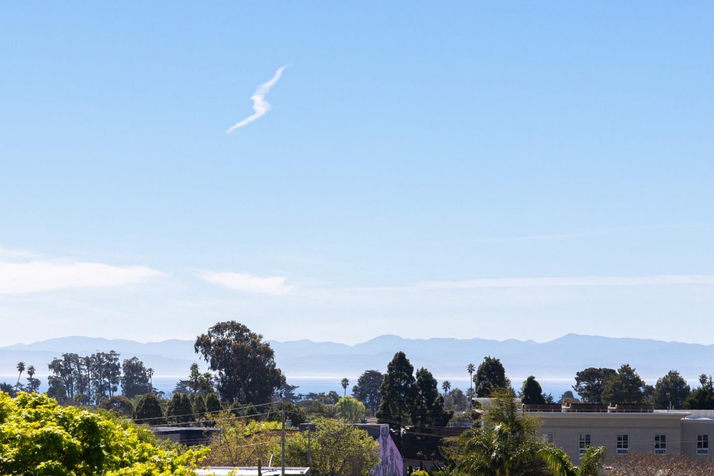 Detail Gallery Image 6 of 35 For 107 Las Ondas Ct, Santa Cruz,  CA 95060 - 3 Beds | 2 Baths