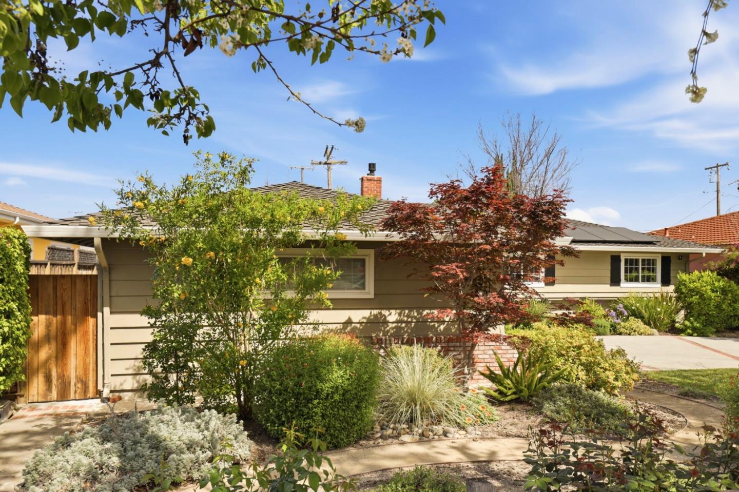 Detail Gallery Image 4 of 29 For 3539 Parkland Ave, San Jose,  CA 95117 - 3 Beds | 3 Baths