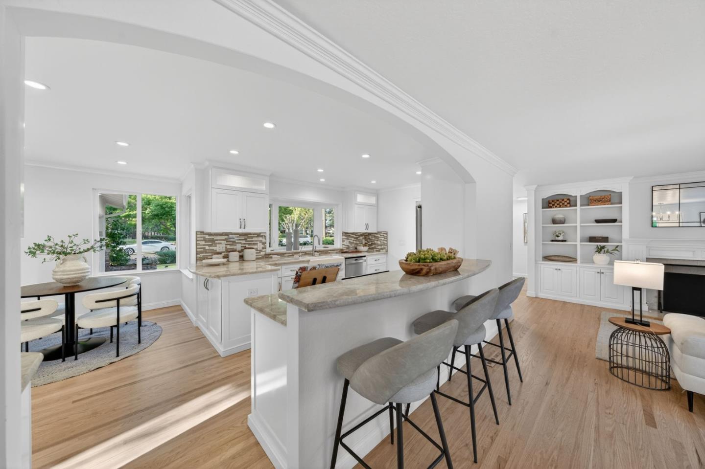 Detail Gallery Image 13 of 48 For 1241 Levin Ave, Mountain View,  CA 94040 - 4 Beds | 2/1 Baths