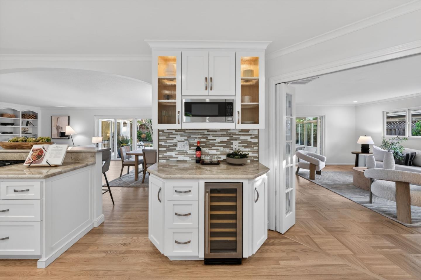 Detail Gallery Image 14 of 48 For 1241 Levin Ave, Mountain View,  CA 94040 - 4 Beds | 2/1 Baths