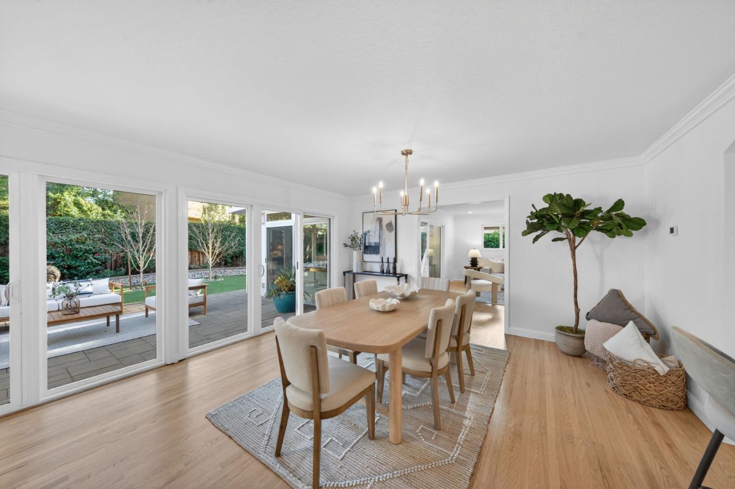 Detail Gallery Image 18 of 48 For 1241 Levin Ave, Mountain View,  CA 94040 - 4 Beds | 2/1 Baths