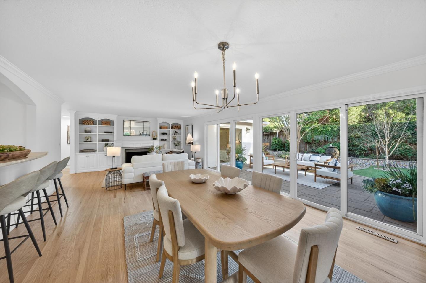 Detail Gallery Image 19 of 48 For 1241 Levin Ave, Mountain View,  CA 94040 - 4 Beds | 2/1 Baths