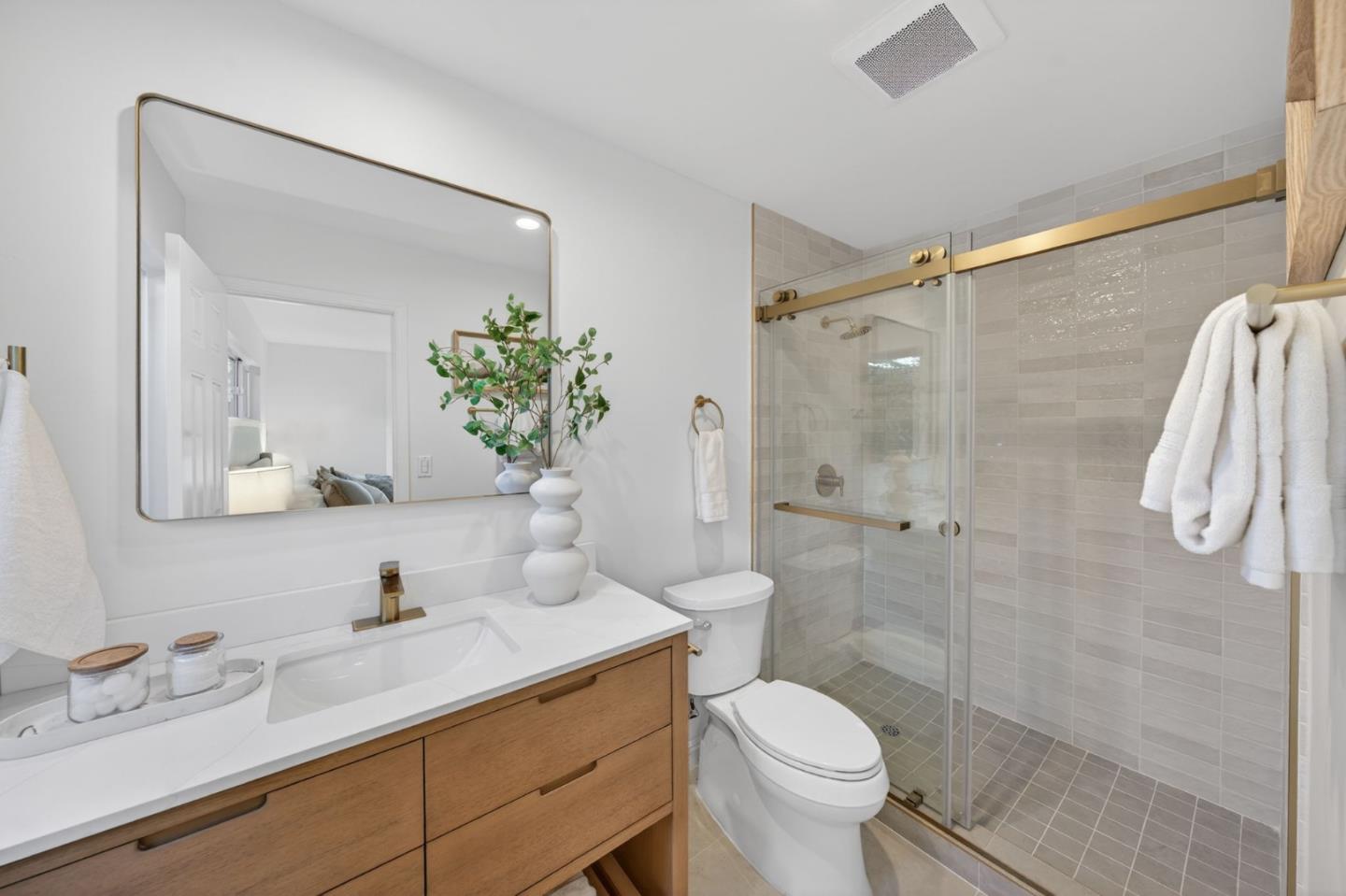 Detail Gallery Image 26 of 48 For 1241 Levin Ave, Mountain View,  CA 94040 - 4 Beds | 2/1 Baths