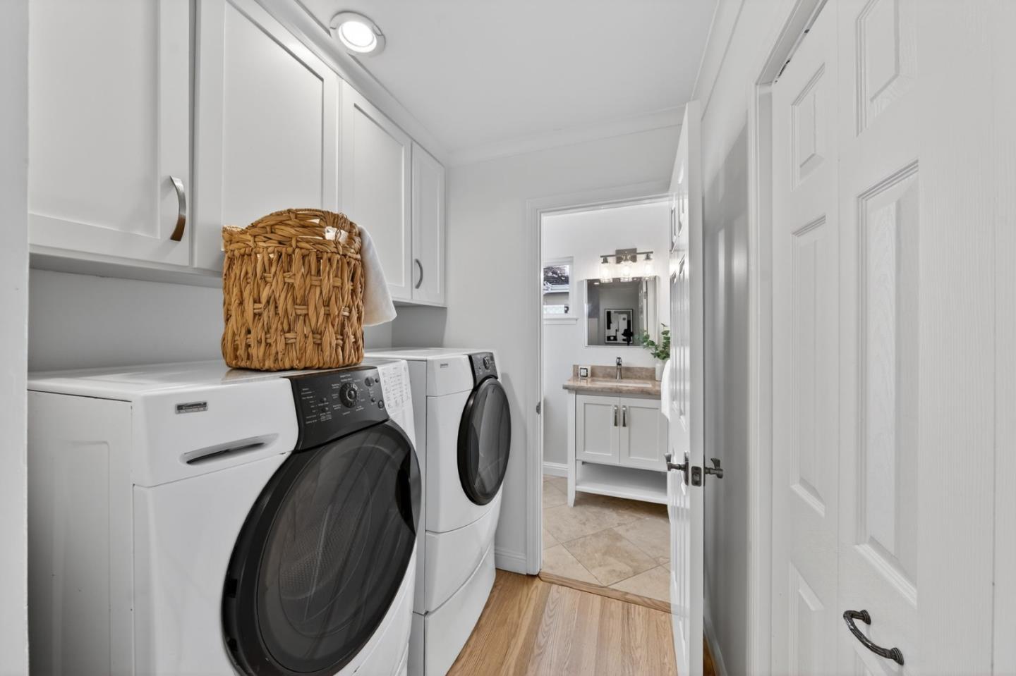 Detail Gallery Image 31 of 48 For 1241 Levin Ave, Mountain View,  CA 94040 - 4 Beds | 2/1 Baths