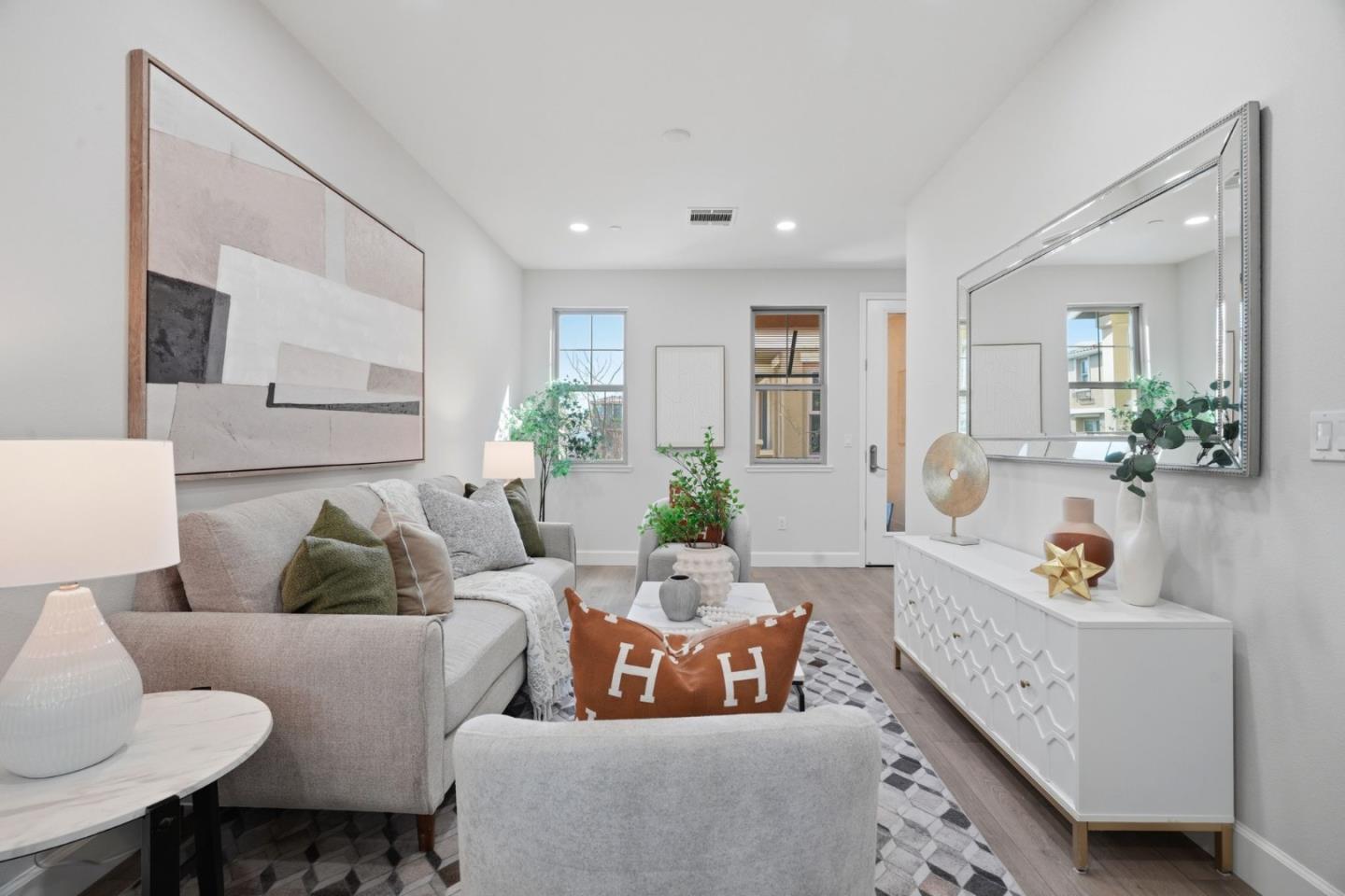 Detail Gallery Image 10 of 36 For 605 Cinnamon Cir, Mountain View,  CA 94043 - 2 Beds | 2/1 Baths