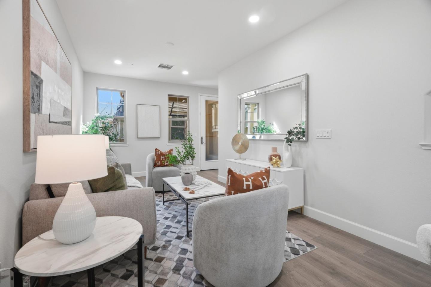 Detail Gallery Image 11 of 36 For 605 Cinnamon Cir, Mountain View,  CA 94043 - 2 Beds | 2/1 Baths