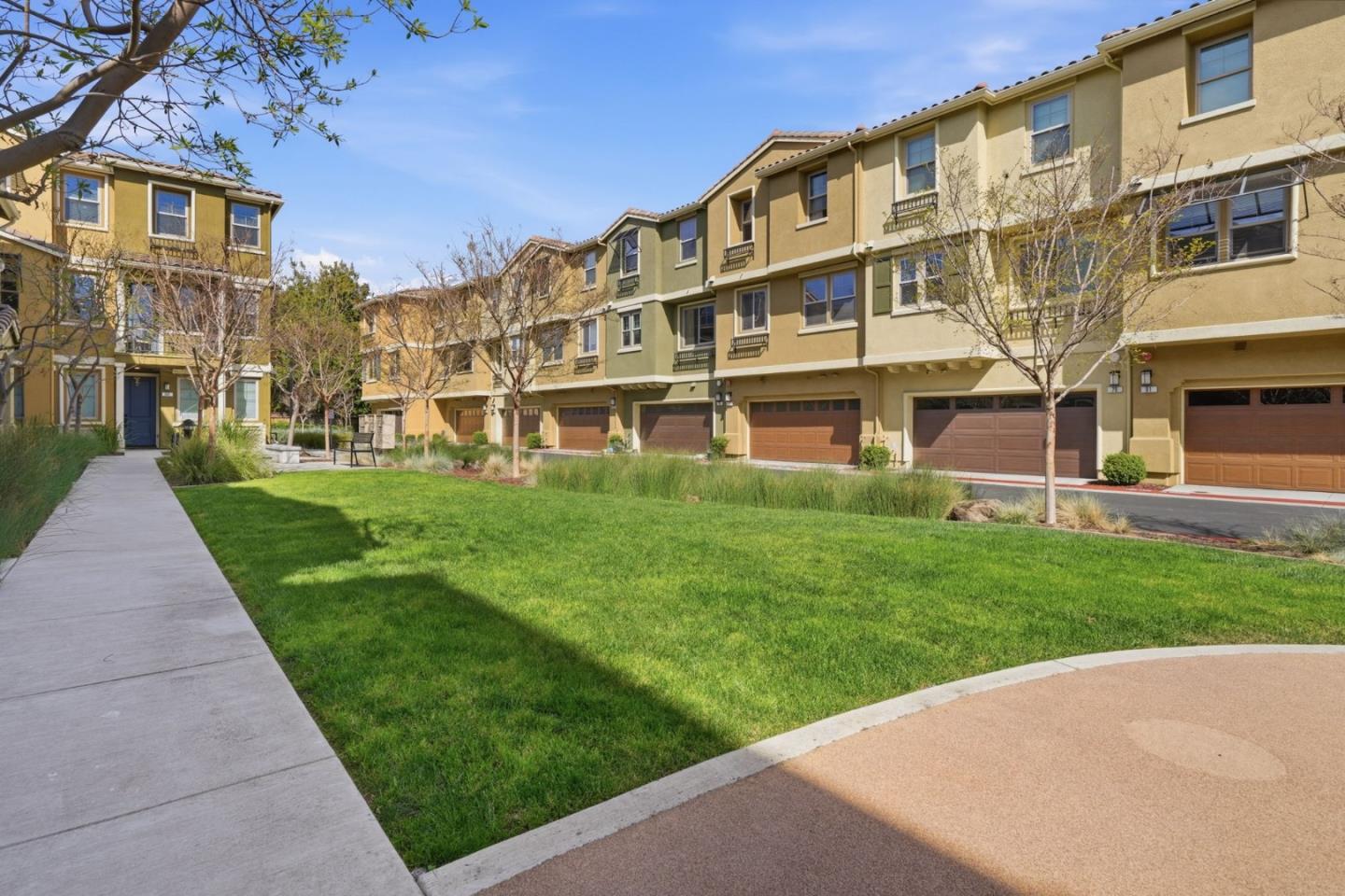 Detail Gallery Image 31 of 36 For 605 Cinnamon Cir, Mountain View,  CA 94043 - 2 Beds | 2/1 Baths