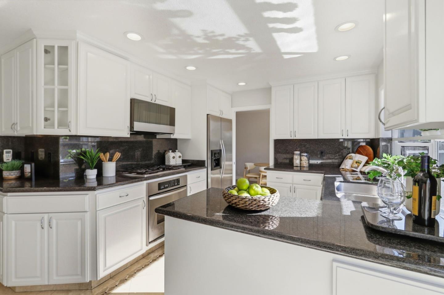 Detail Gallery Image 10 of 32 For 4669 Park Sutton Pl, San Jose,  CA 95136 - 4 Beds | 2/1 Baths