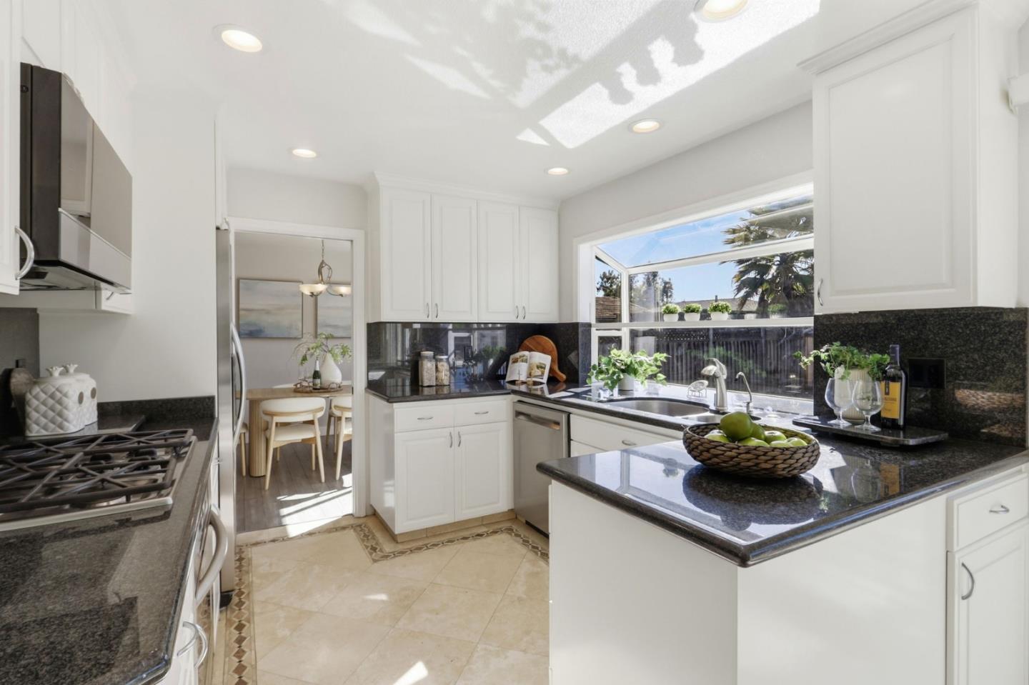 Detail Gallery Image 11 of 32 For 4669 Park Sutton Pl, San Jose,  CA 95136 - 4 Beds | 2/1 Baths