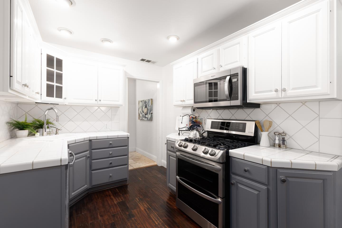 Detail Gallery Image 10 of 31 For 1254 Arnold Ave, San Jose,  CA 95110 - 3 Beds | 2 Baths