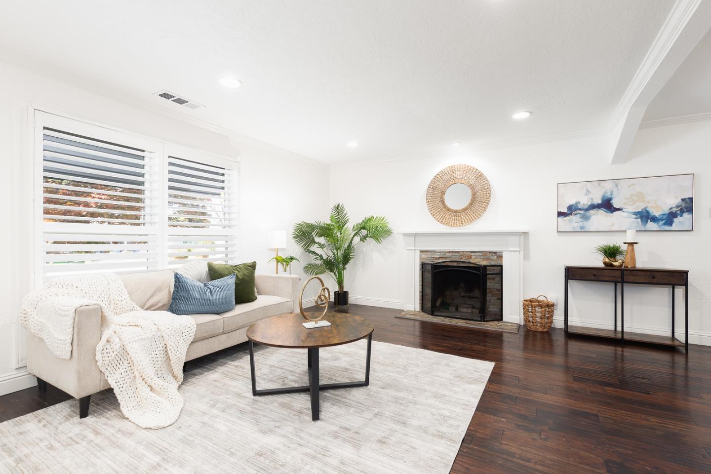 Detail Gallery Image 4 of 31 For 1254 Arnold Ave, San Jose,  CA 95110 - 3 Beds | 2 Baths