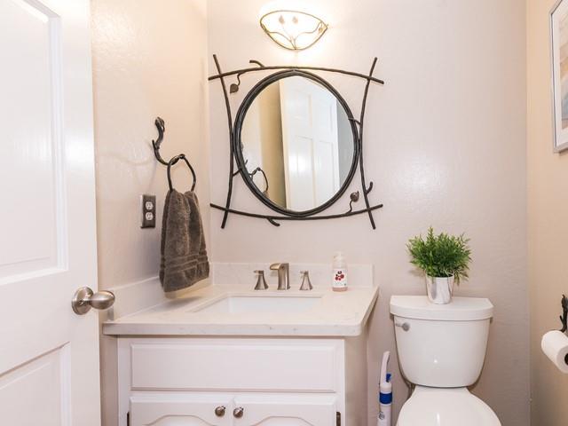 Detail Gallery Image 16 of 44 For 26756 Adams Rd, Los Gatos,  CA 95033 - 5 Beds | 4/1 Baths