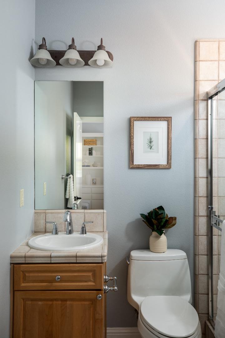 Detail Gallery Image 18 of 35 For 810 Arroyo Ct, Palo Alto,  CA 94306 - 5 Beds | 3/1 Baths