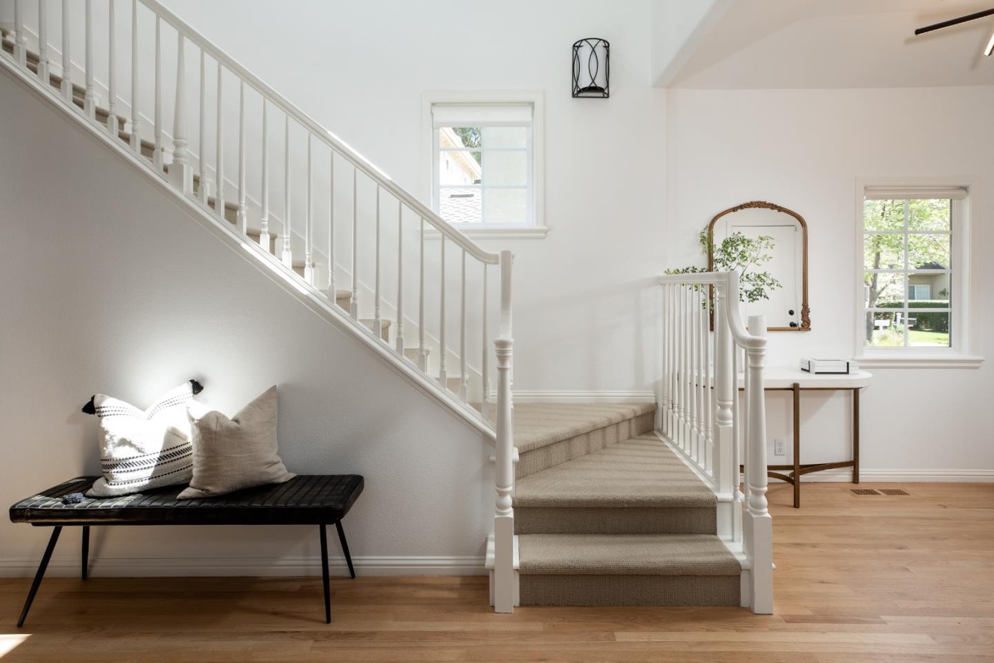 Detail Gallery Image 19 of 35 For 810 Arroyo Ct, Palo Alto,  CA 94306 - 5 Beds | 3/1 Baths