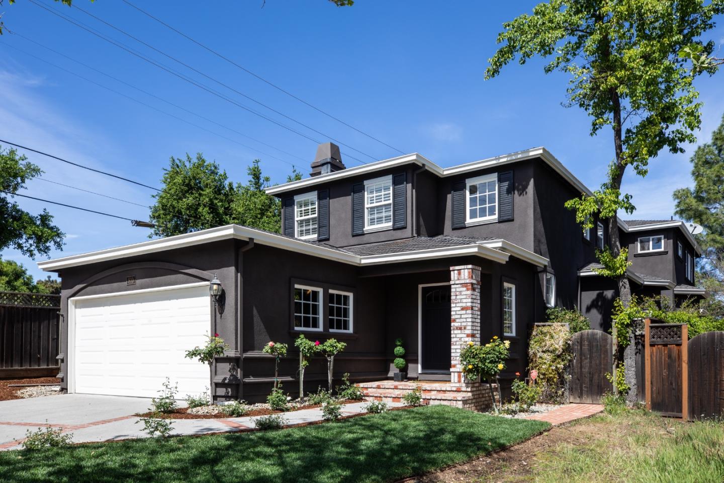 Detail Gallery Image 2 of 35 For 810 Arroyo Ct, Palo Alto,  CA 94306 - 5 Beds | 3/1 Baths