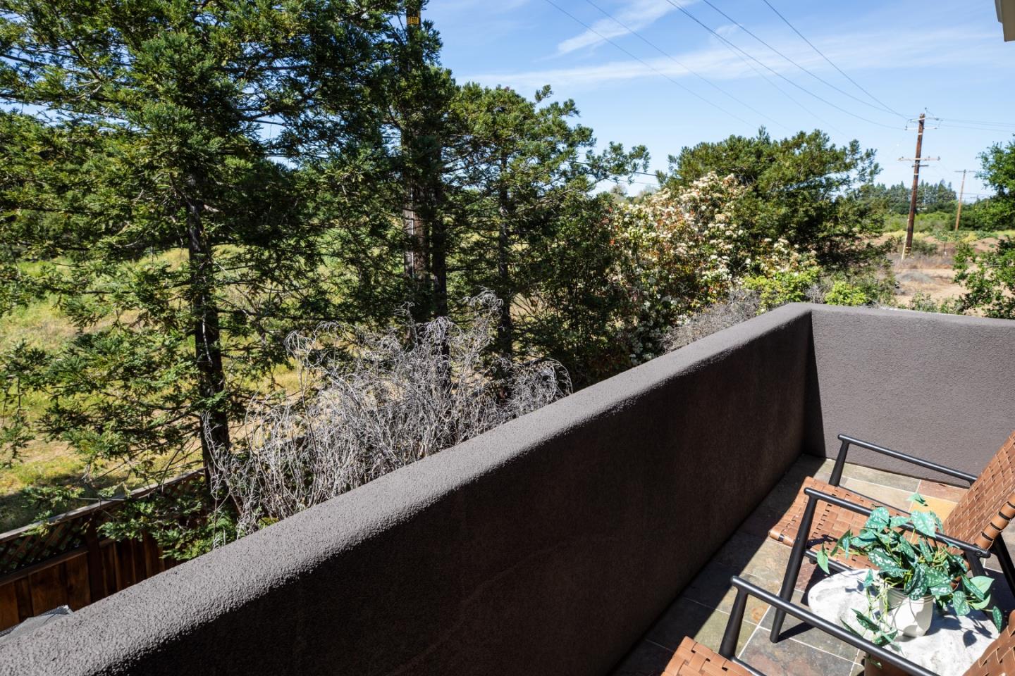 Detail Gallery Image 22 of 35 For 810 Arroyo Ct, Palo Alto,  CA 94306 - 5 Beds | 3/1 Baths