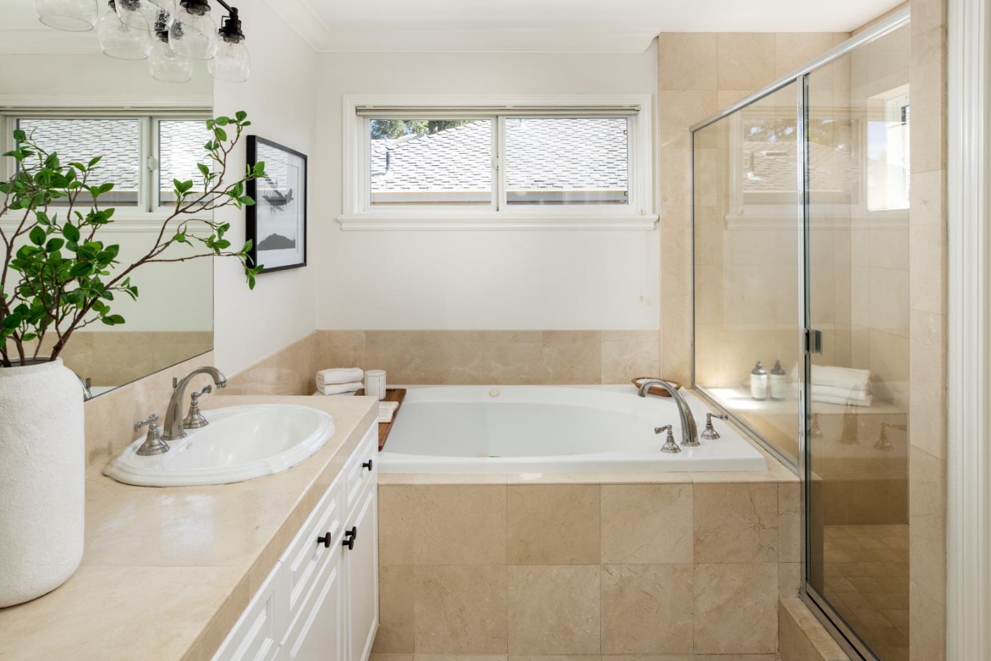 Detail Gallery Image 24 of 35 For 810 Arroyo Ct, Palo Alto,  CA 94306 - 5 Beds | 3/1 Baths