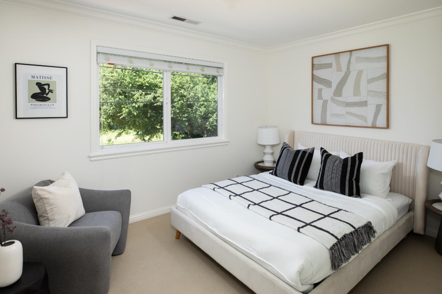 Detail Gallery Image 29 of 35 For 810 Arroyo Ct, Palo Alto,  CA 94306 - 5 Beds | 3/1 Baths