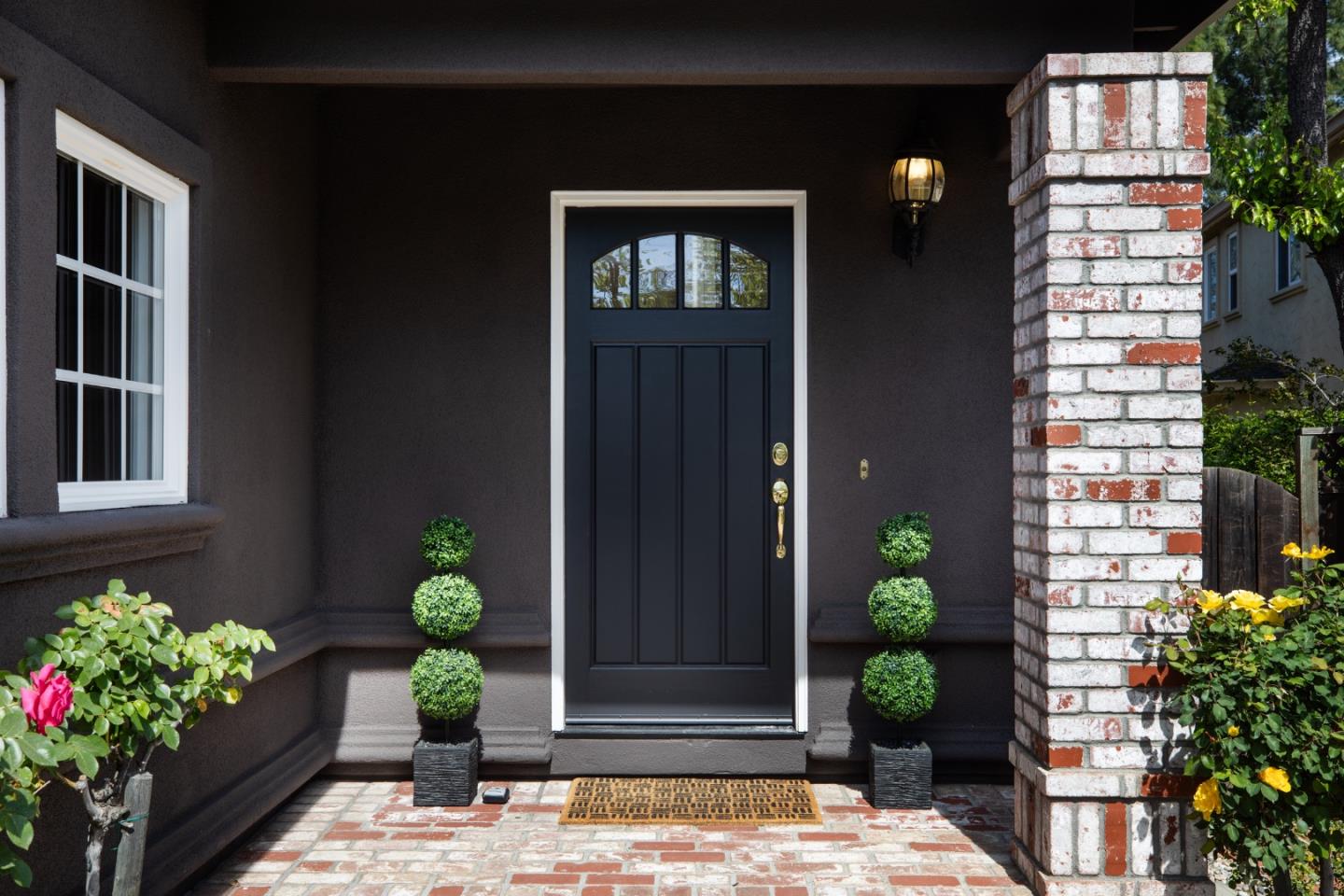 Detail Gallery Image 3 of 35 For 810 Arroyo Ct, Palo Alto,  CA 94306 - 5 Beds | 3/1 Baths