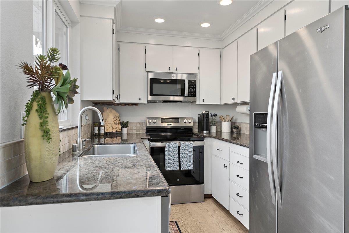 Detail Gallery Image 11 of 20 For 1152 Brace Ave #10,  San Jose,  CA 95125 - 2 Beds | 1/1 Baths