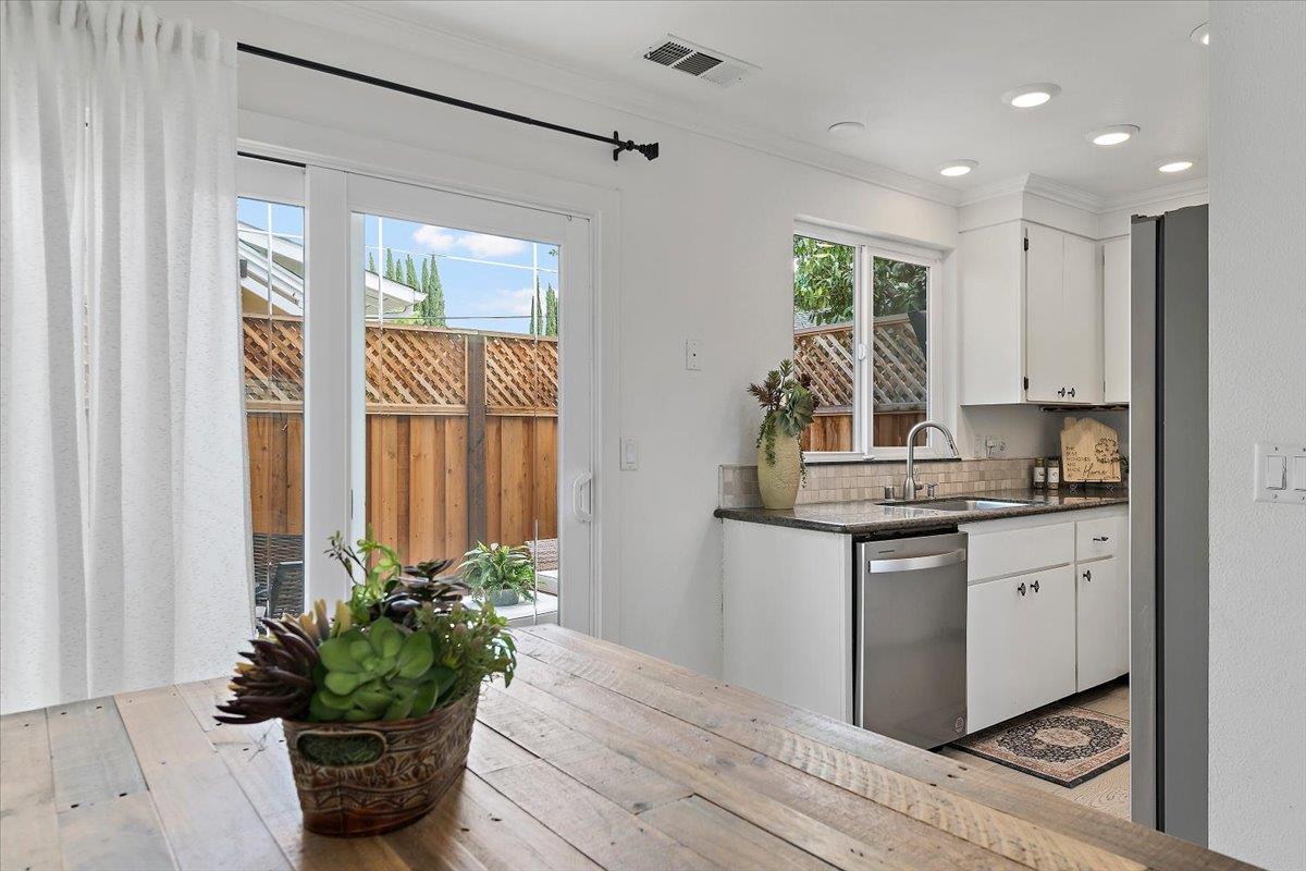 Detail Gallery Image 9 of 20 For 1152 Brace Ave #10,  San Jose,  CA 95125 - 2 Beds | 1/1 Baths