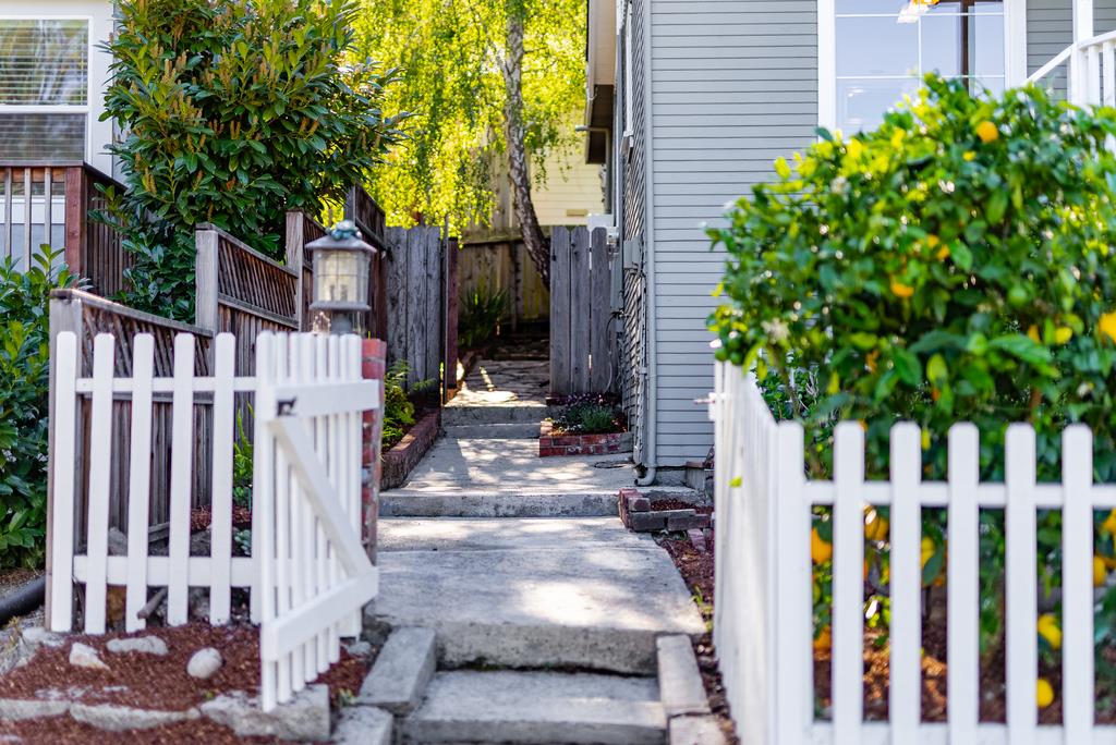 Detail Gallery Image 7 of 37 For 46 Beulah Dr, Santa Cruz,  CA 95060 - 2 Beds | 1 Baths