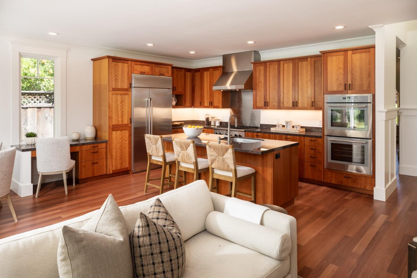 Detail Gallery Image 13 of 33 For 384 Hawthorne Ave, Los Altos,  CA 94022 - 4 Beds | 3/1 Baths