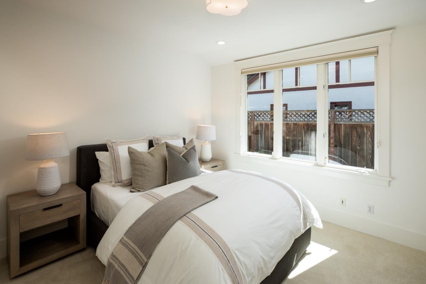 Detail Gallery Image 15 of 33 For 384 Hawthorne Ave, Los Altos,  CA 94022 - 4 Beds | 3/1 Baths