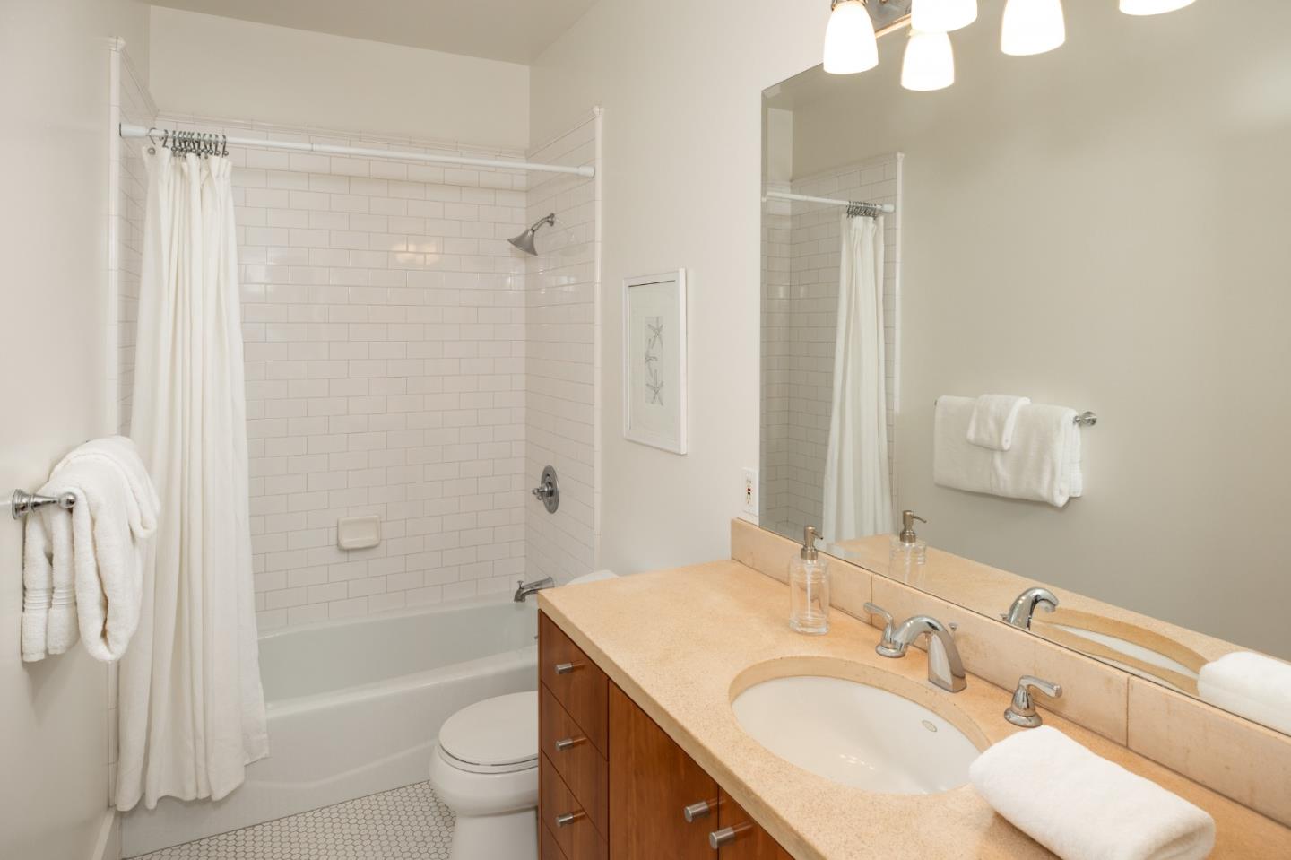 Detail Gallery Image 18 of 33 For 384 Hawthorne Ave, Los Altos,  CA 94022 - 4 Beds | 3/1 Baths