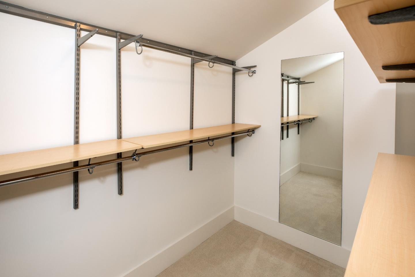 Detail Gallery Image 22 of 33 For 384 Hawthorne Ave, Los Altos,  CA 94022 - 4 Beds | 3/1 Baths