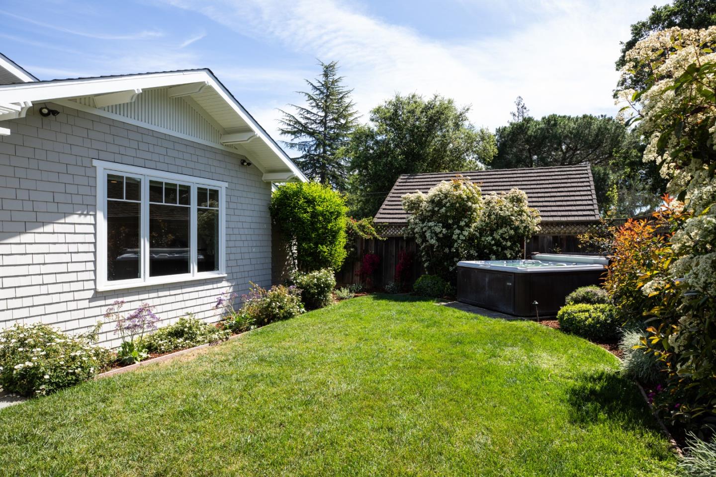 Detail Gallery Image 29 of 33 For 384 Hawthorne Ave, Los Altos,  CA 94022 - 4 Beds | 3/1 Baths